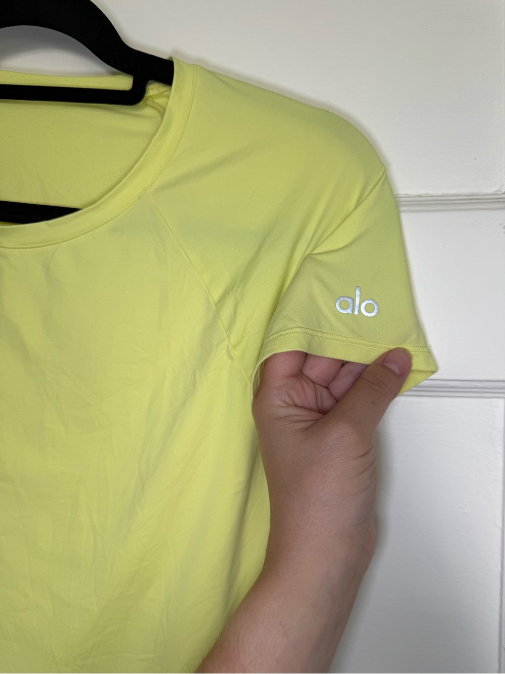 ALO Yoga Short Sleeve Crew Tee - Pale Yellow Sz XS - Picture 5 of 10